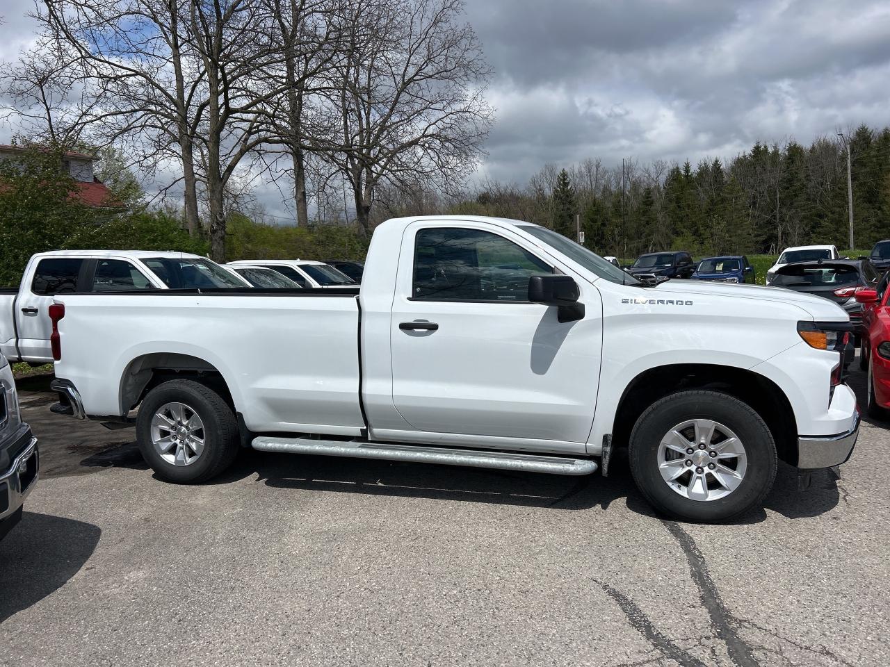2023 Chevrolet Silverado 1500 CLEAN CARFAX, BALANCE OF FACTORY WARRANTY! Photo