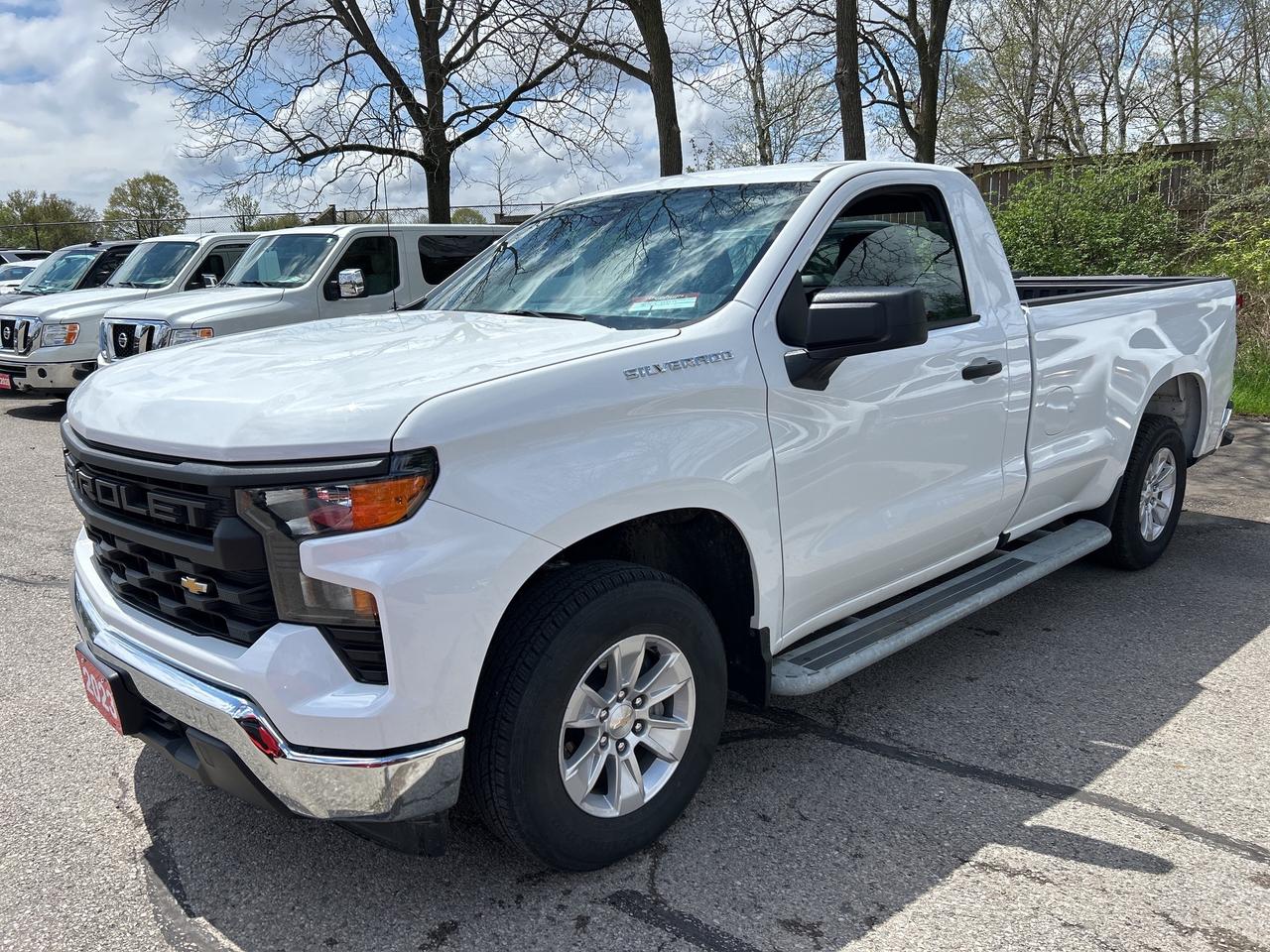 2023 Chevrolet Silverado 1500 CLEAN CARFAX, BALANCE OF FACTORY WARRANTY! Photo