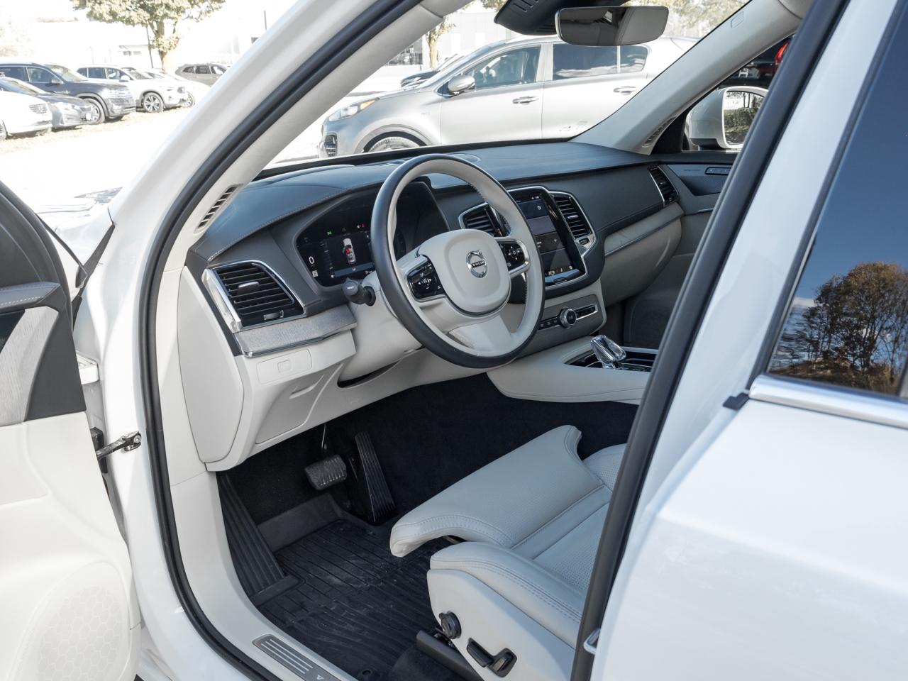 2024 Volvo XC90 B6 AWD Ultimate 7-Seater  MASSAGE SEATS  21 WHEEL Photo