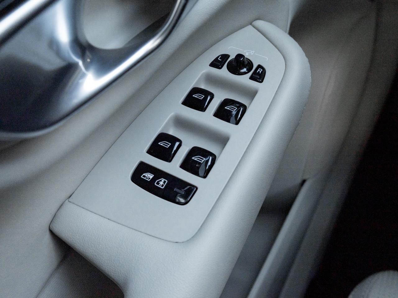 2024 Volvo XC90 B6 AWD Ultimate 7-Seater  MASSAGE SEATS  21 WHEEL Photo