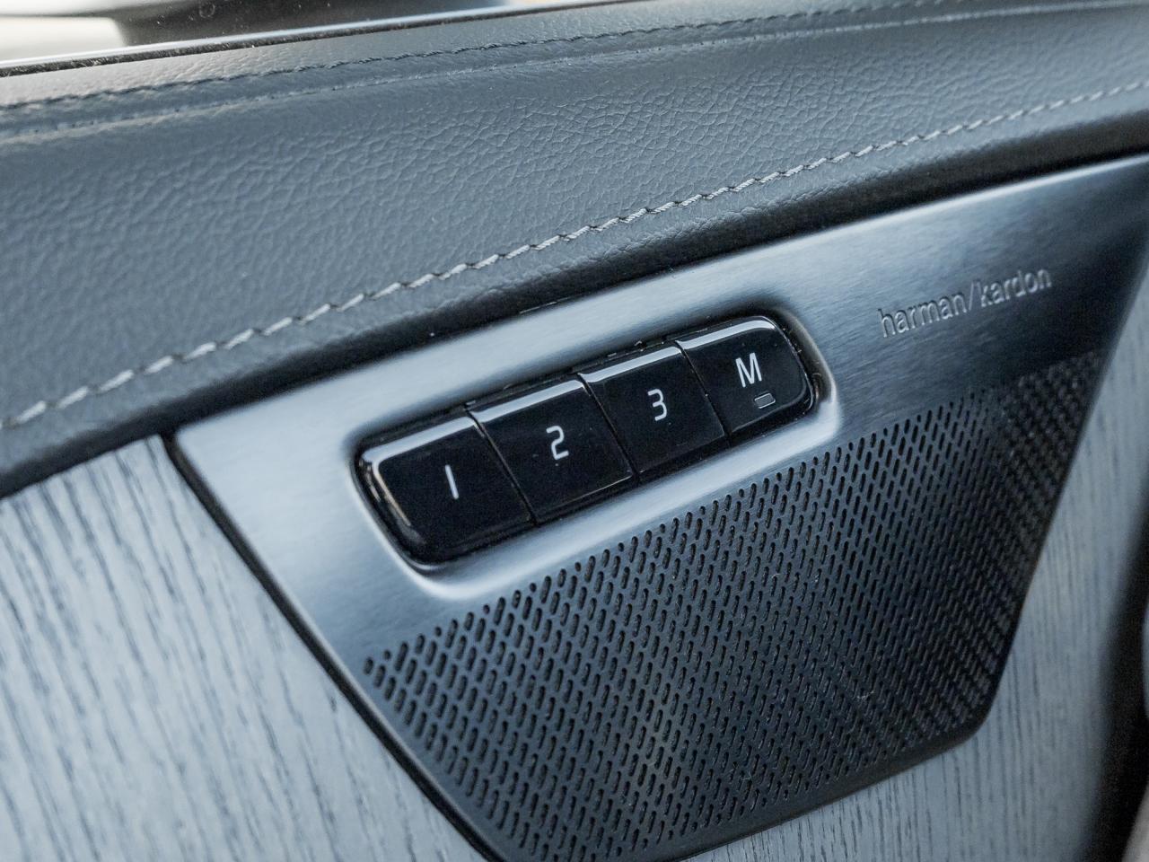 2024 Volvo XC90 B6 AWD Ultimate 7-Seater  MASSAGE SEATS  21 WHEEL Photo