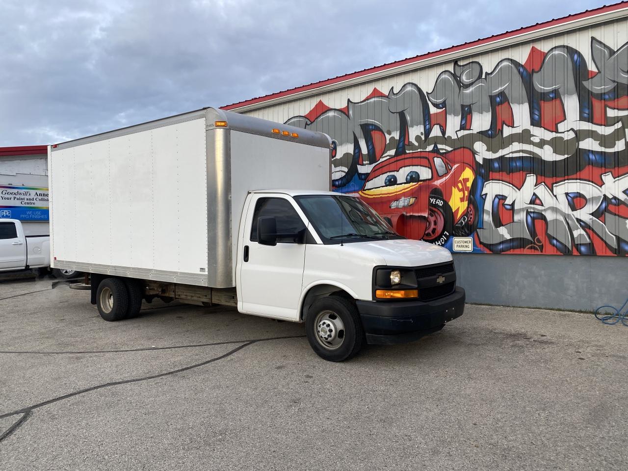 2017 Chevrolet Express Commercial Cutaway 3500, 177" WORK VAN, SOLD AS IS! Photo0