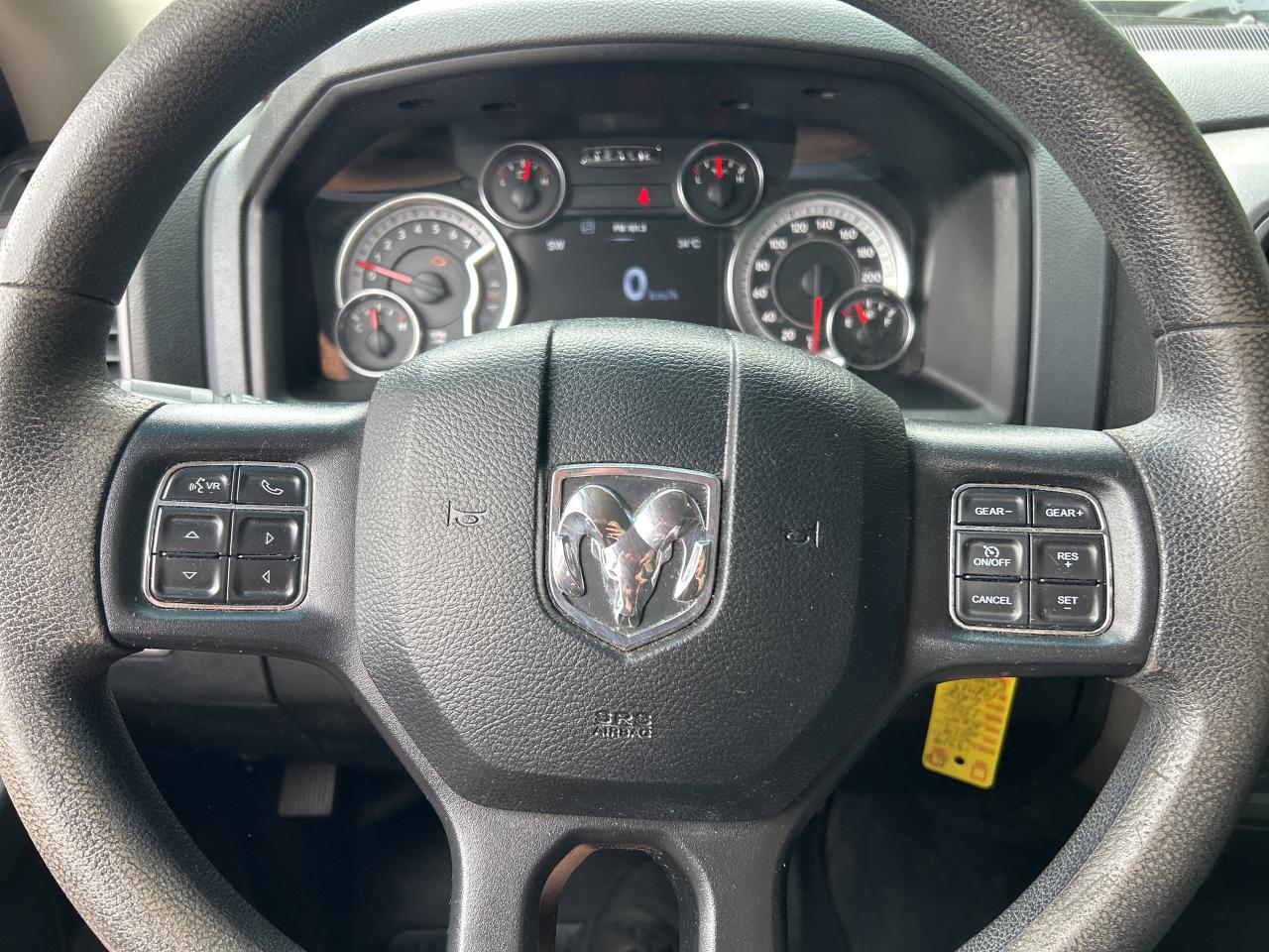 2019 RAM 1500 Classic EXPRESS, CREW CAB, 4X4, 6 PASSENGER! Photo