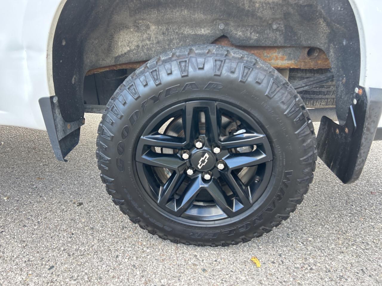 2019 Chevrolet Silverado 1500 Z71 TRAILBOSS, CLEAN CARFAX, REMOTE START! Photo