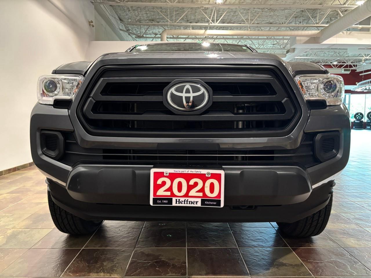 2022 Toyota Tacoma  Photo3