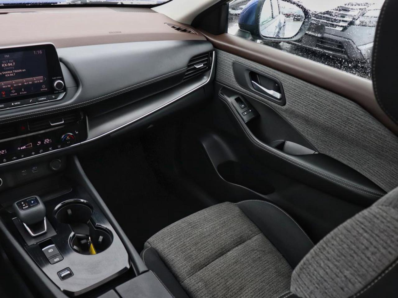 2021 Nissan Rogue SV  - Sunroof -  Heated Seats Photo