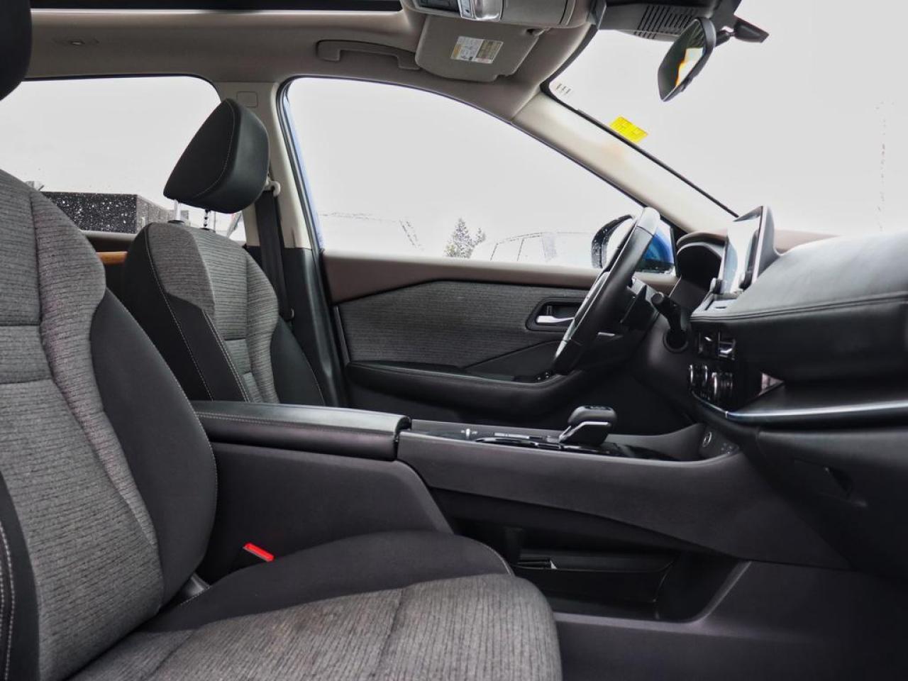 2021 Nissan Rogue SV  - Sunroof -  Heated Seats Photo