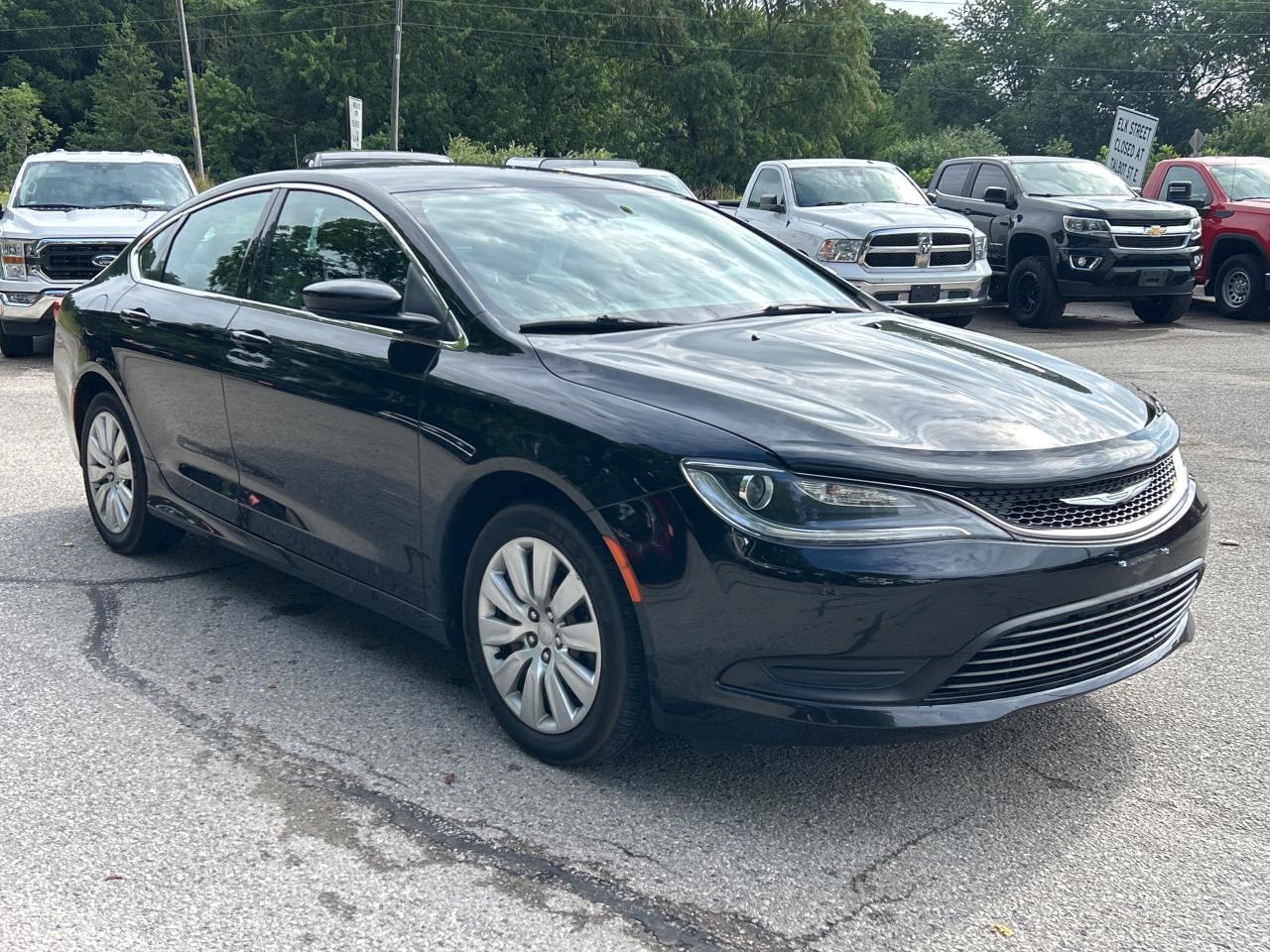 2016 Chrysler 200 LX, CLEAN CARFAX, EXCELLENT SERVICE HISTORY! Photo