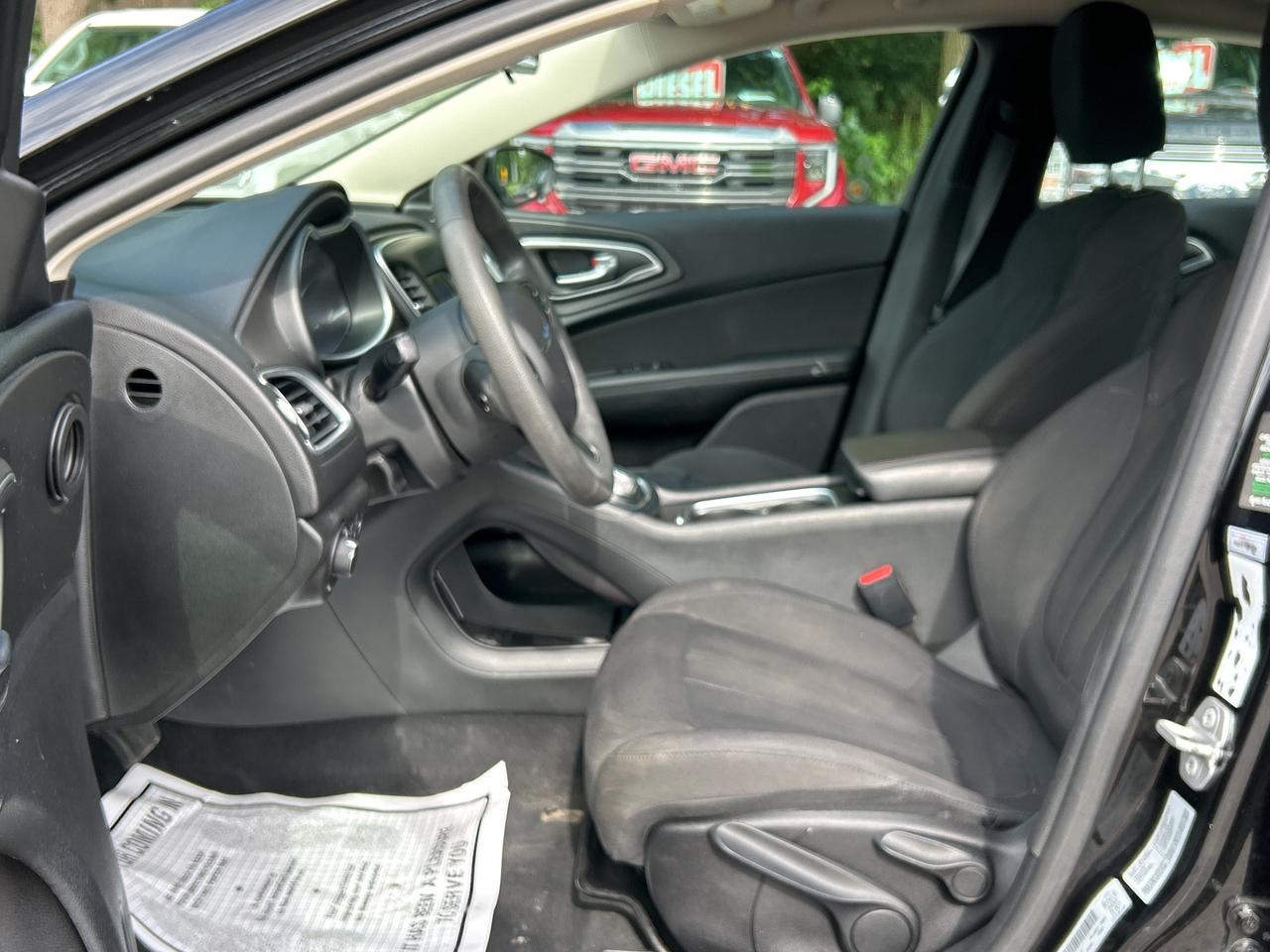 2016 Chrysler 200 LX, CLEAN CARFAX, EXCELLENT SERVICE HISTORY! Photo