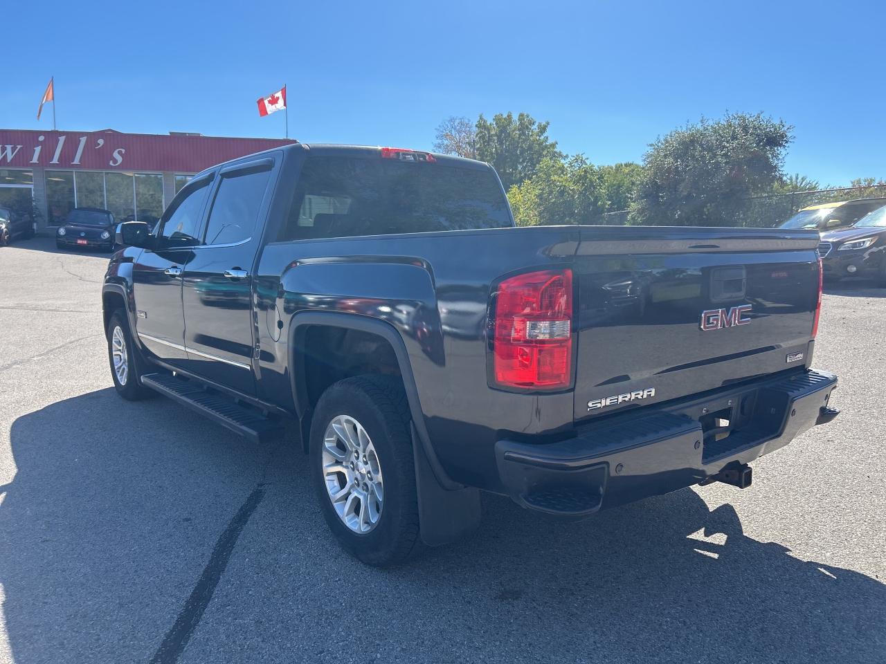 2015 GMC Sierra 1500 SLE, 4X4, HEATED SEATS, REMOTE START, BACK UP CAM! Photo