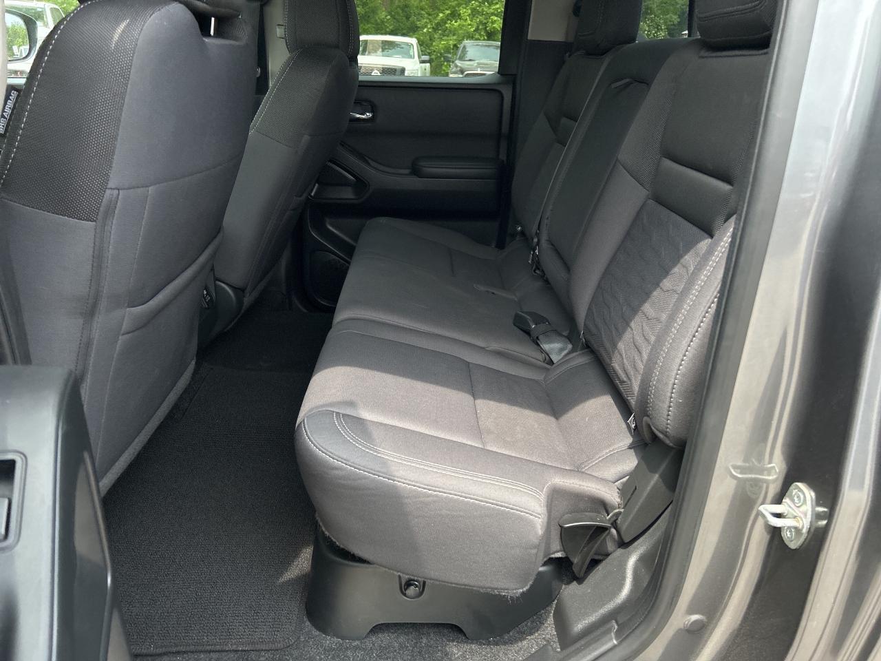 2022 Nissan Frontier SV, REMOTE START, BACK UP CAMERA, CLEAN CARFAX! Photo