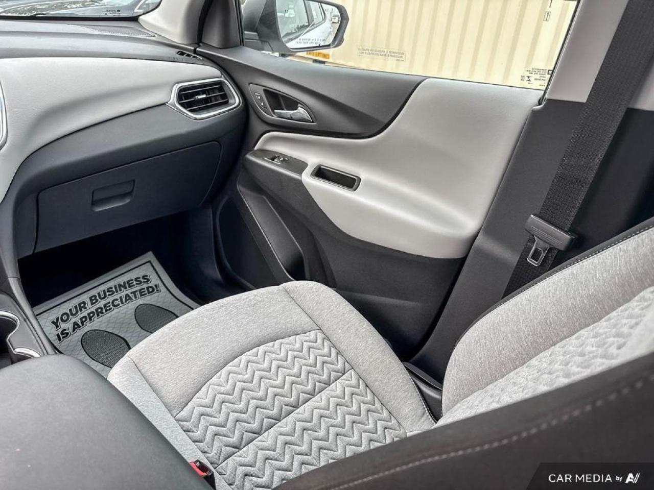 2023 Chevrolet Equinox LS FWD   BLUETOOTH   REMOTE START   CARPLAY Photo