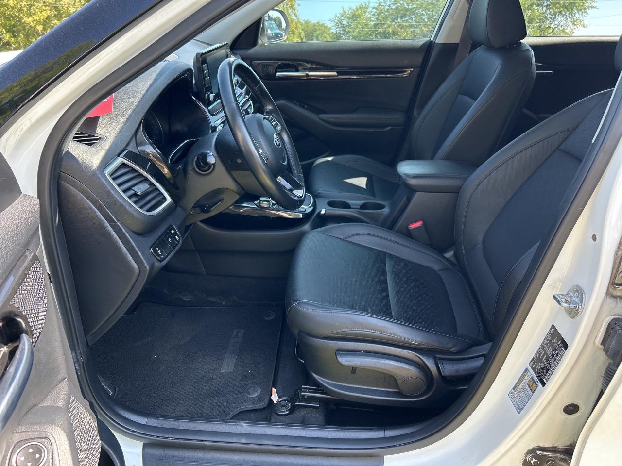 2021 Kia Seltos EX, HEATED LEATHER, SUNROOF, HEATED STEERING WHEEL Photo