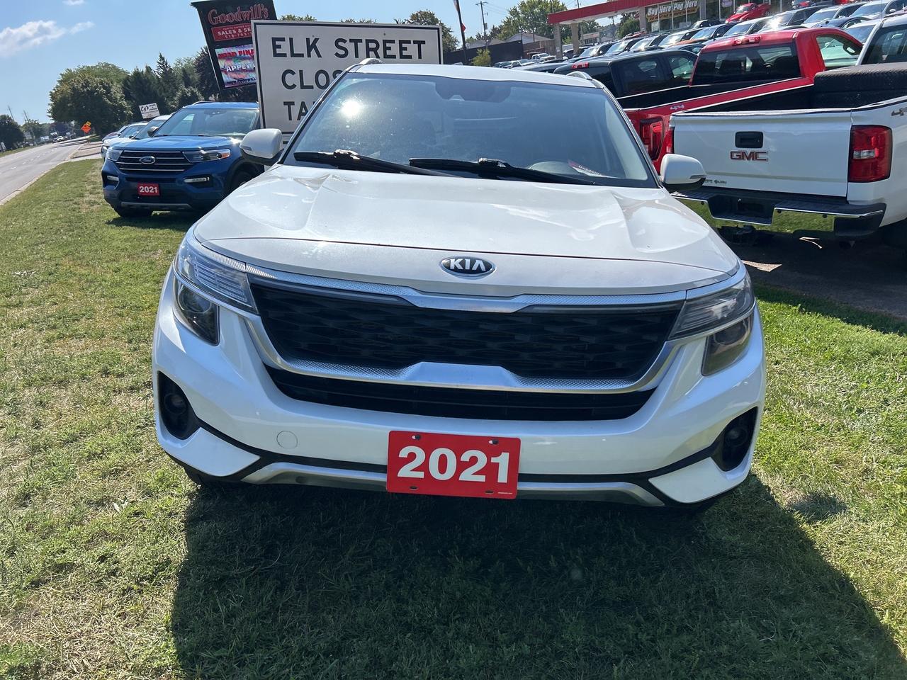2021 Kia Seltos EX, HEATED LEATHER, SUNROOF, HEATED STEERING WHEEL Photo