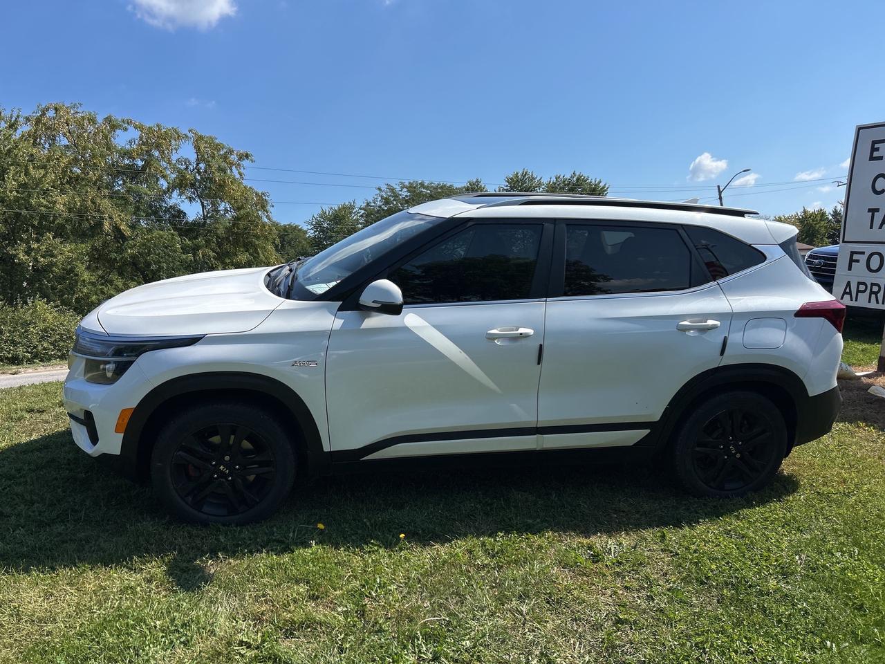 2021 Kia Seltos EX, HEATED LEATHER, SUNROOF, HEATED STEERING WHEEL Photo