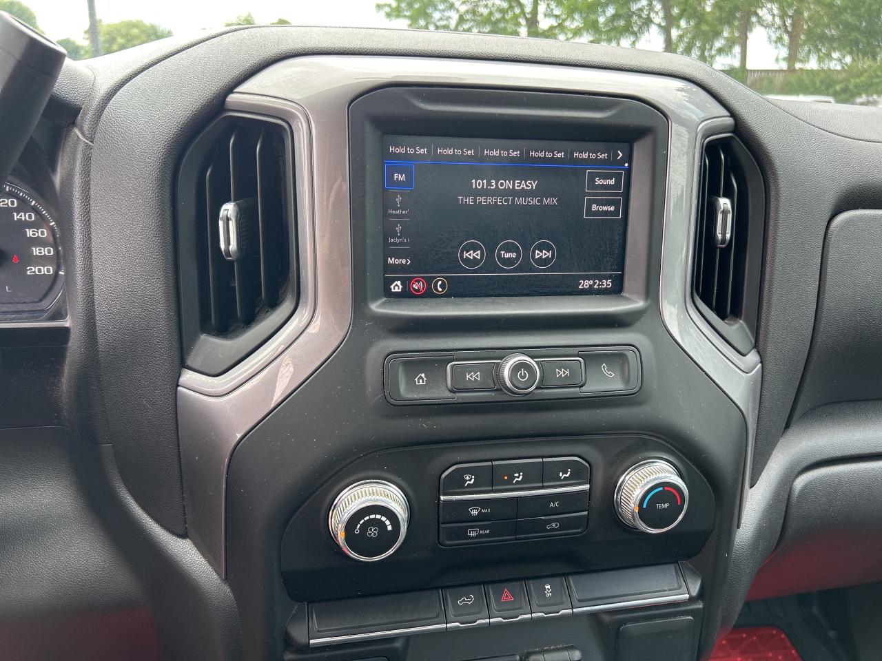 2021 GMC Sierra 1500 CLEAN CARFAX, 8' BOX, 4X4, ELECTRIC BRAKE CONTROL! Photo