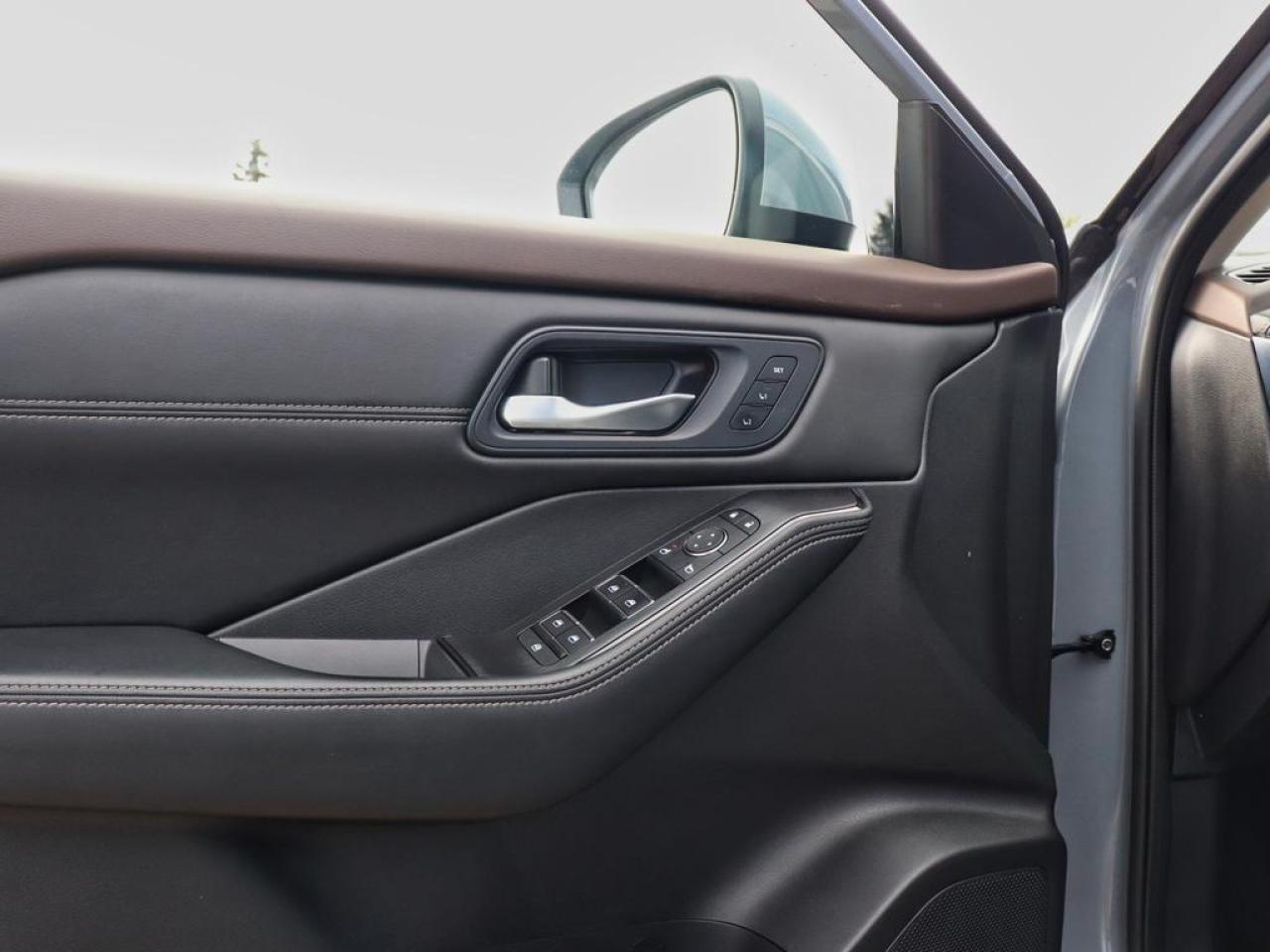 2022 Nissan Rogue SL  - Moonroof -  Leather Seats Photo