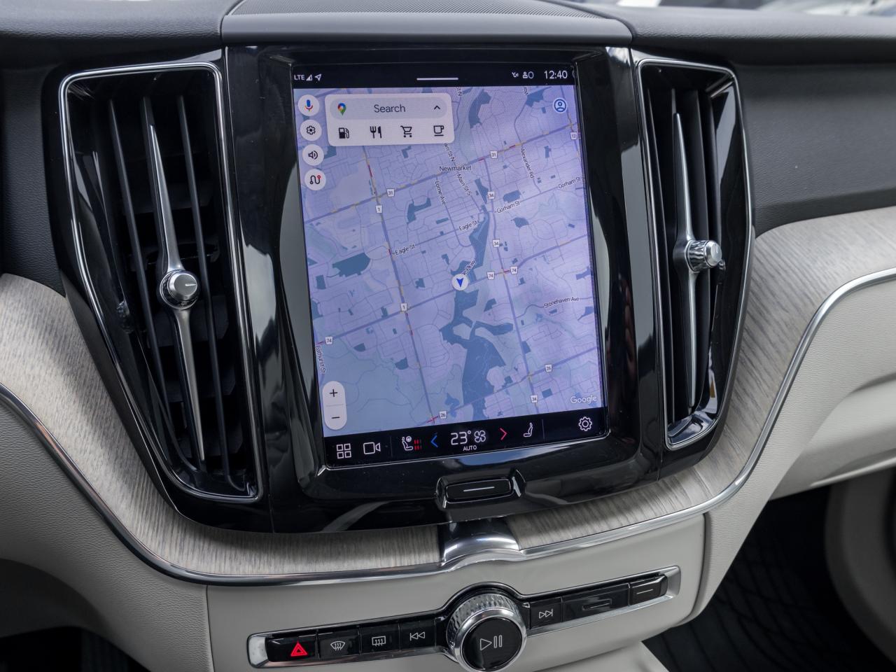 2023 Volvo XC60 B6 AWD Plus Bright Theme  OFF LEASE  ONE OWNER Photo