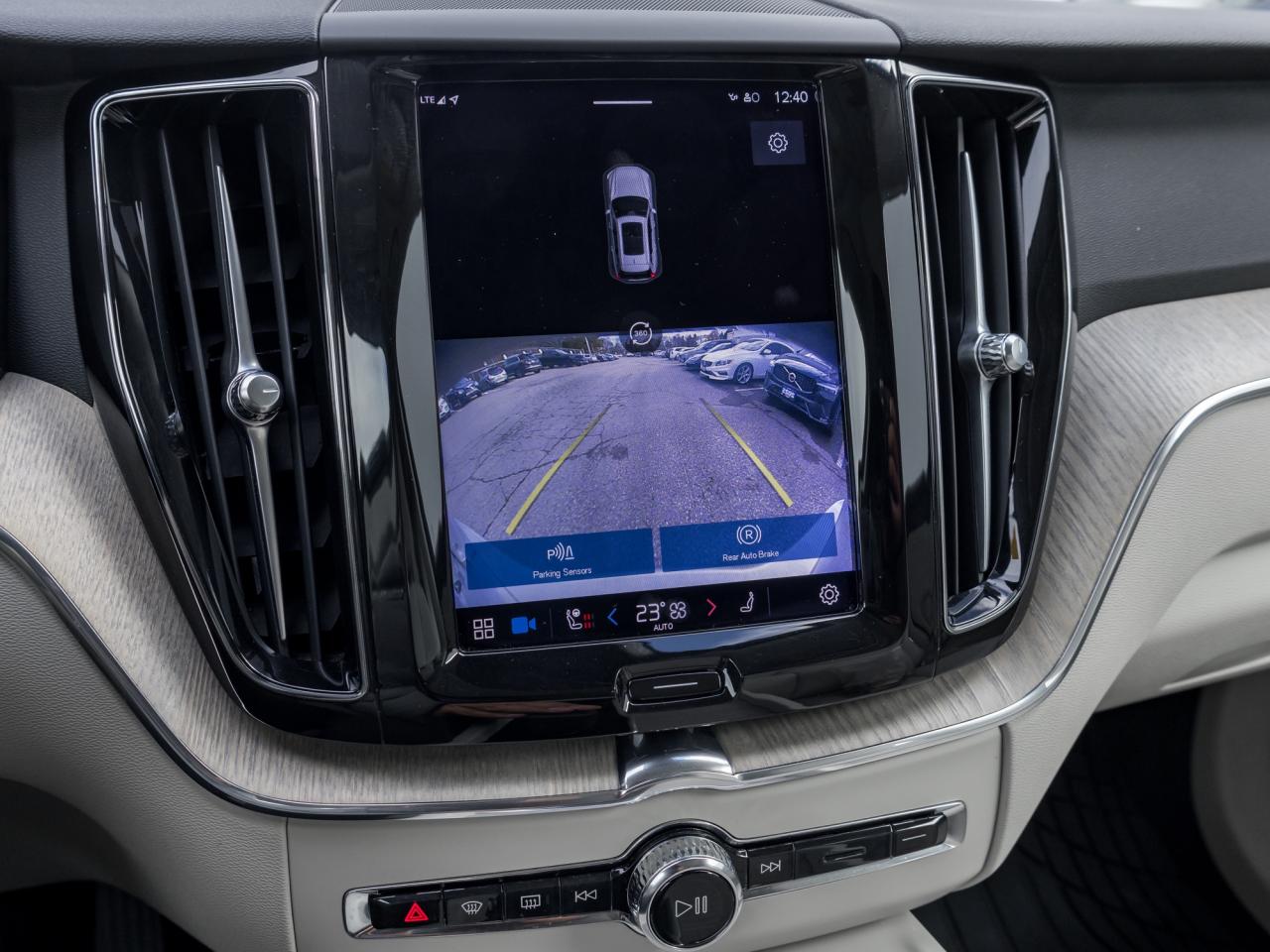 2023 Volvo XC60 B6 AWD Plus Bright Theme  OFF LEASE  ONE OWNER Photo