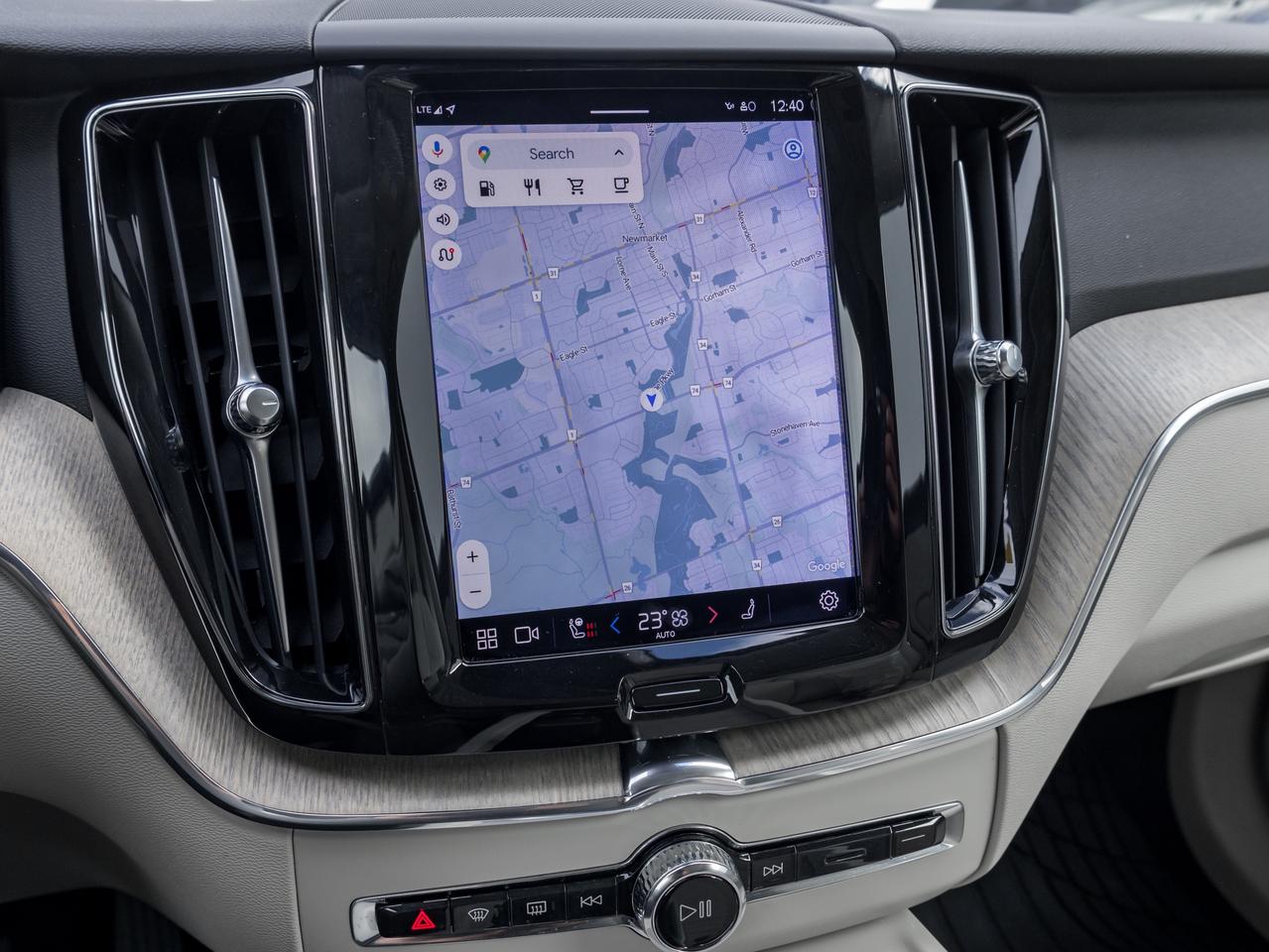 2023 Volvo XC60 B6 AWD Plus Bright Theme  OFF LEASE  ONE OWNER Photo