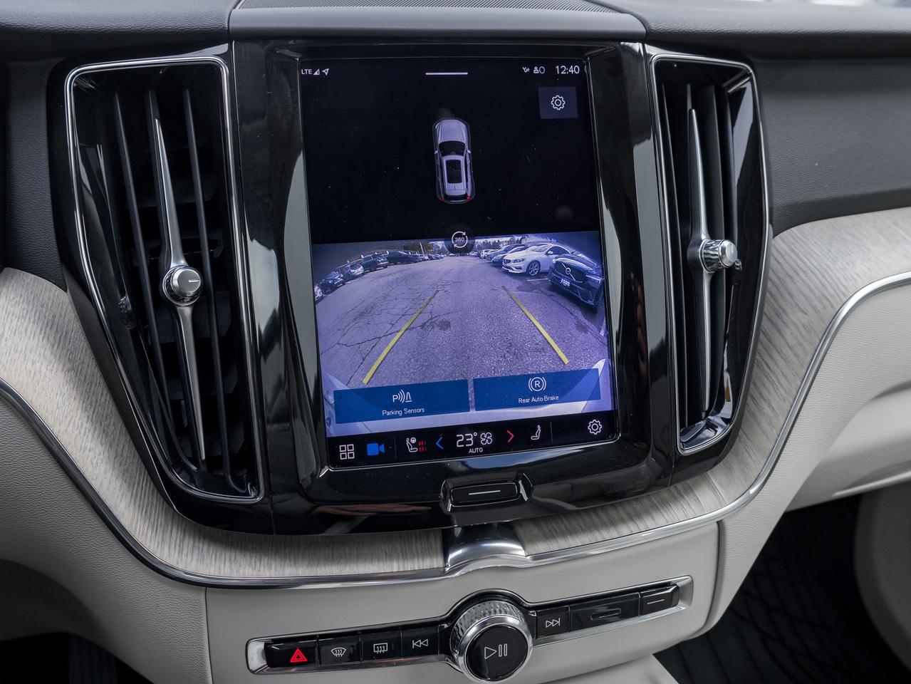 2023 Volvo XC60 B6 AWD Plus Bright Theme  OFF LEASE  ONE OWNER Photo