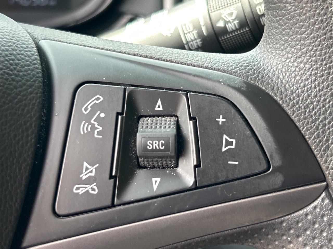 2021 Chevrolet Spark 1LT, ONLY 14 000 KMS, BACK UP CAMERA, SIRIUS RADIO Photo