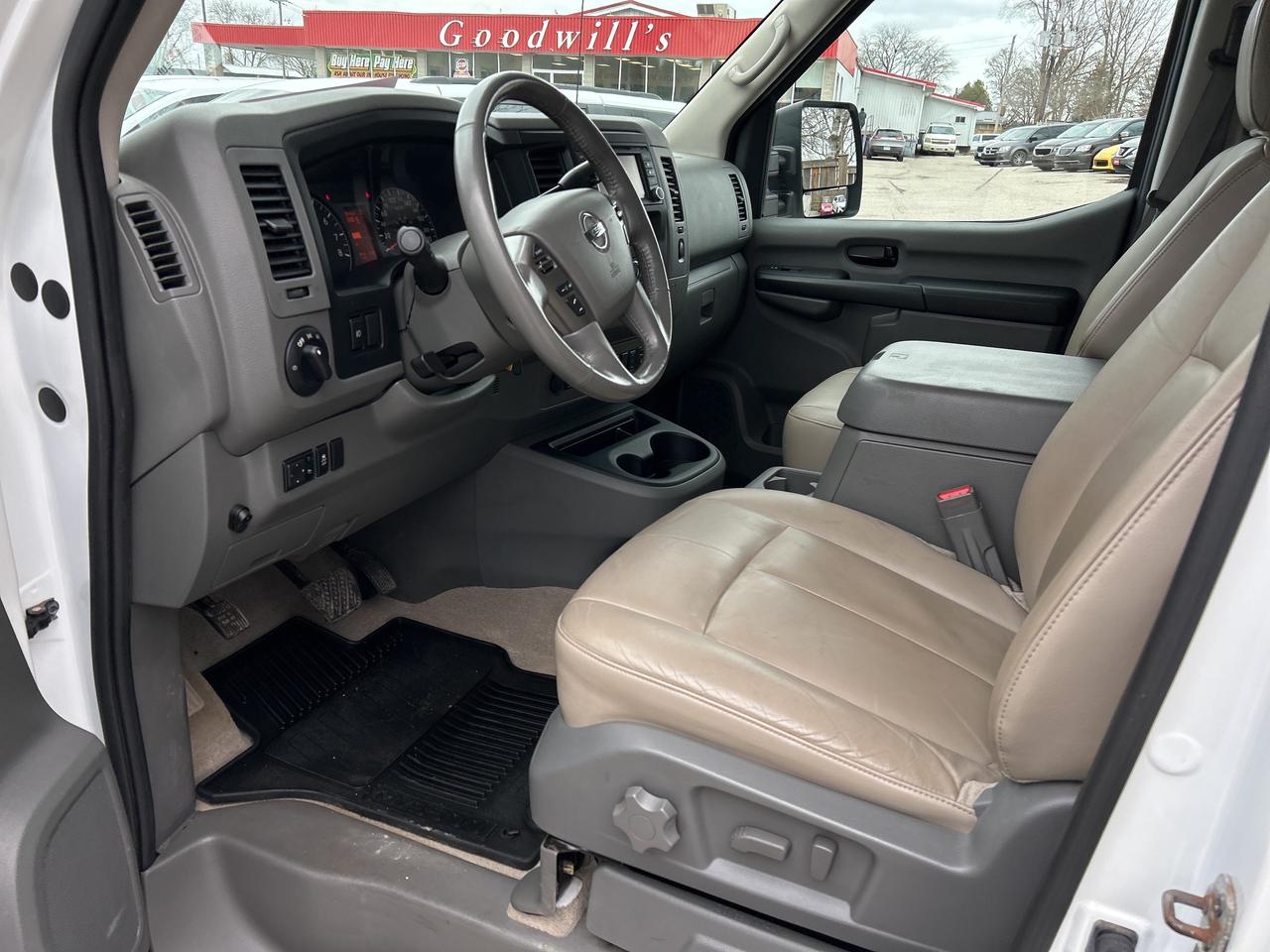 2020 Nissan NV 3500 SL V8, CLEAN CARFAX, 12 PASSENGER! Photo