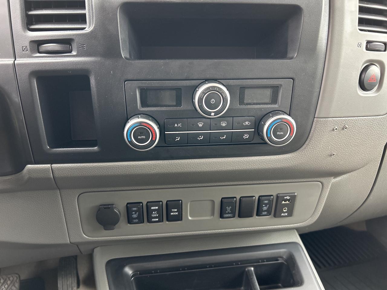 2020 Nissan NV 3500 SL V8, CLEAN CARFAX, 12 PASSENGER! Photo