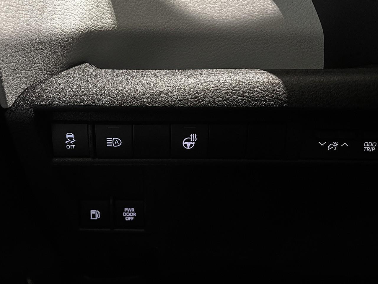 2025 Toyota Sienna LE 8-Passenger Photo