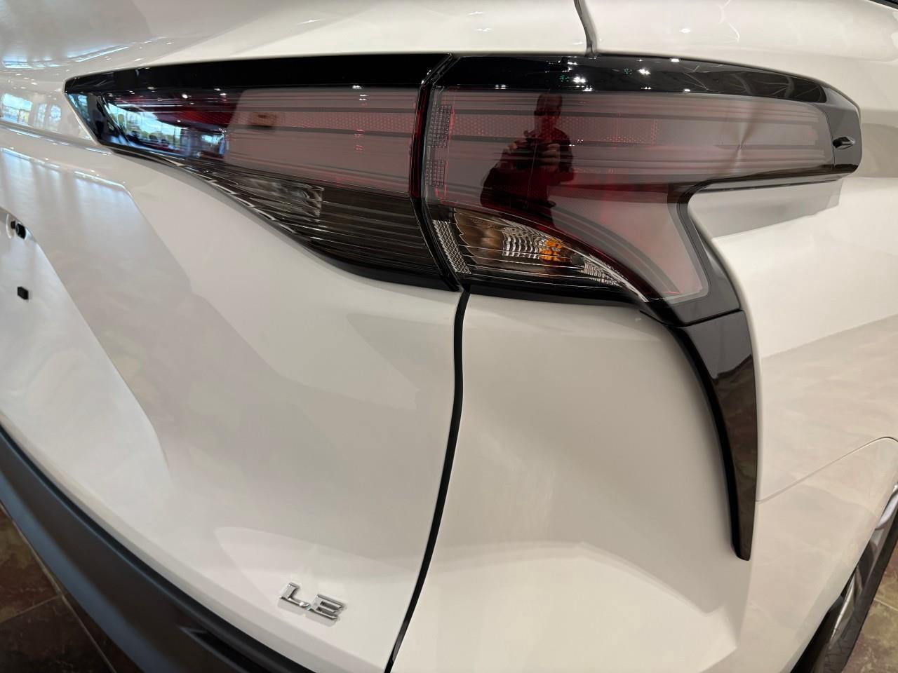 2025 Toyota Sienna LE 8-Passenger Photo