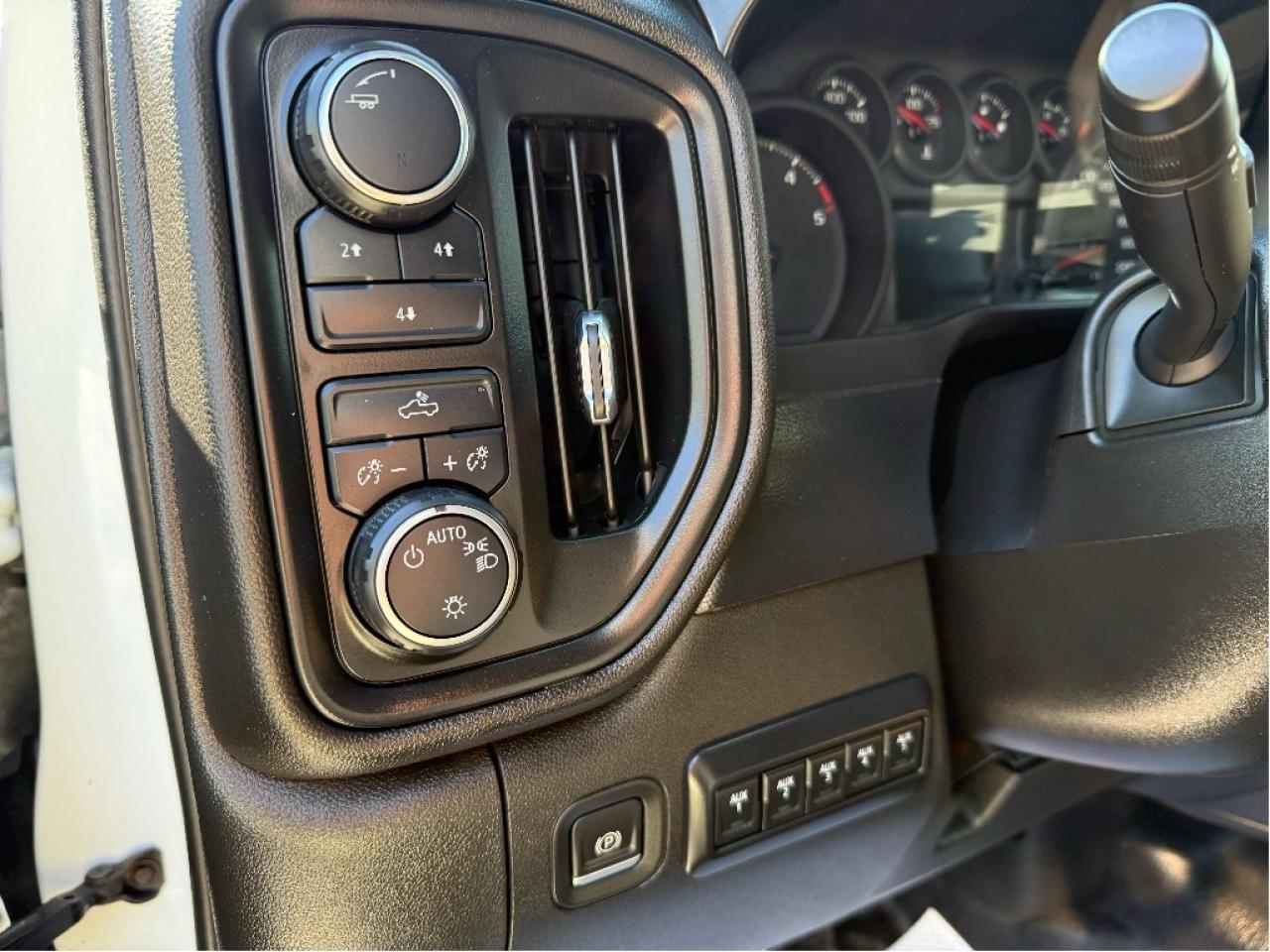 2021 Chevrolet Silverado 3500HD CC Dump Truck w/Hydraulic Lift DuramaxDiesel Only47KM Photo