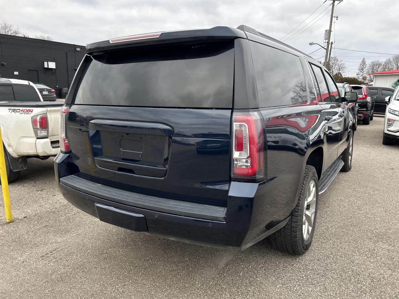 2020 GMC Yukon XL LEATHER, SUNROOF, NAV, DVD, 7 PASS, CLEAN CARFAX! Photo