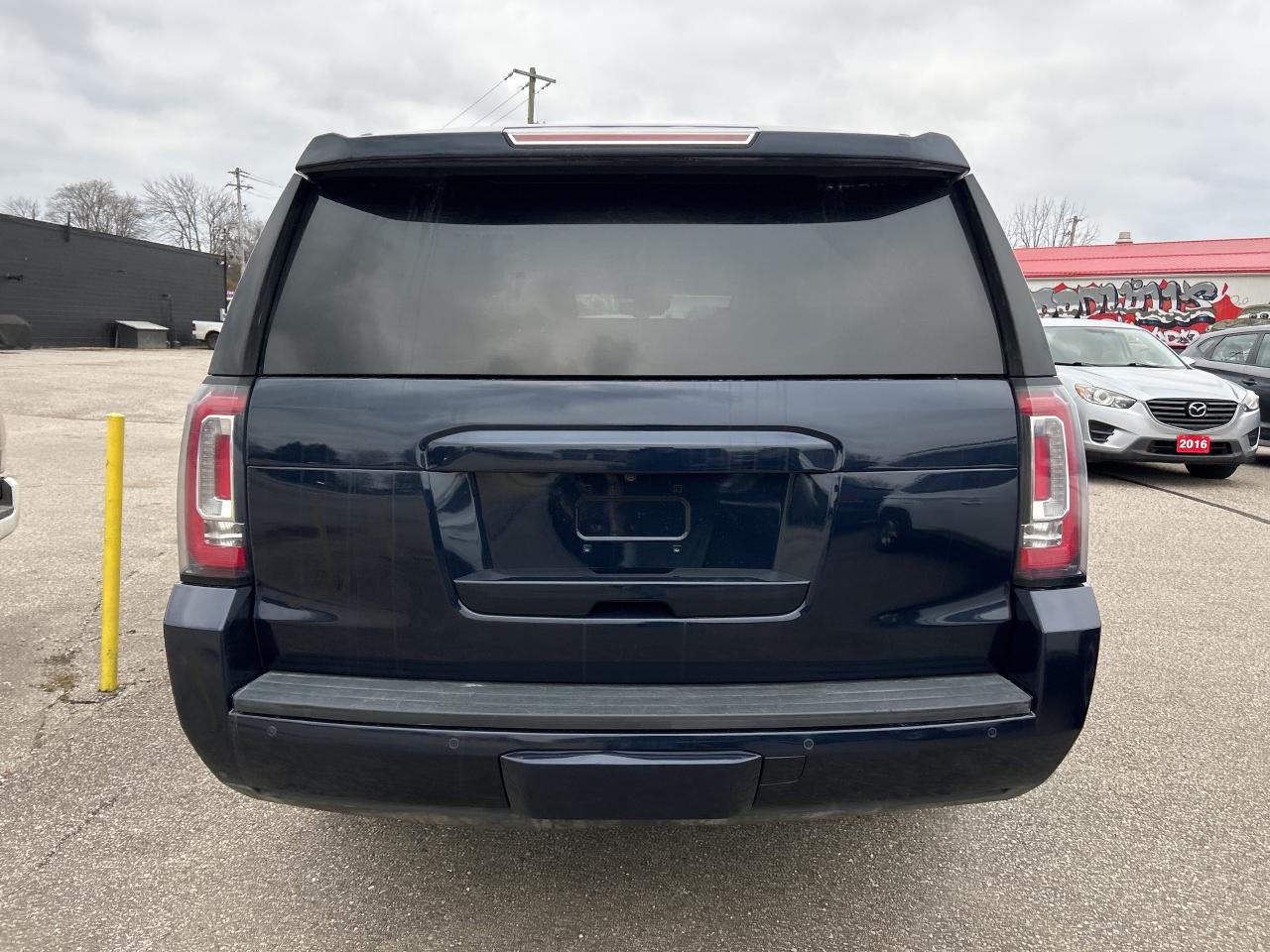 2020 GMC Yukon XL LEATHER, SUNROOF, NAV, DVD, 7 PASS, CLEAN CARFAX! Photo