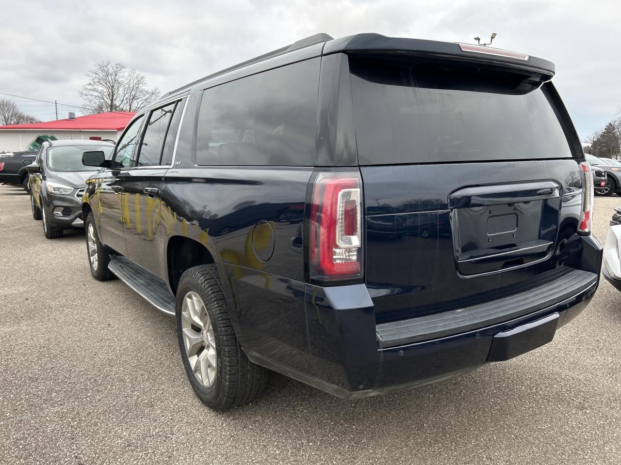 2020 GMC Yukon XL LEATHER, SUNROOF, NAV, DVD, 7 PASS, CLEAN CARFAX! Photo