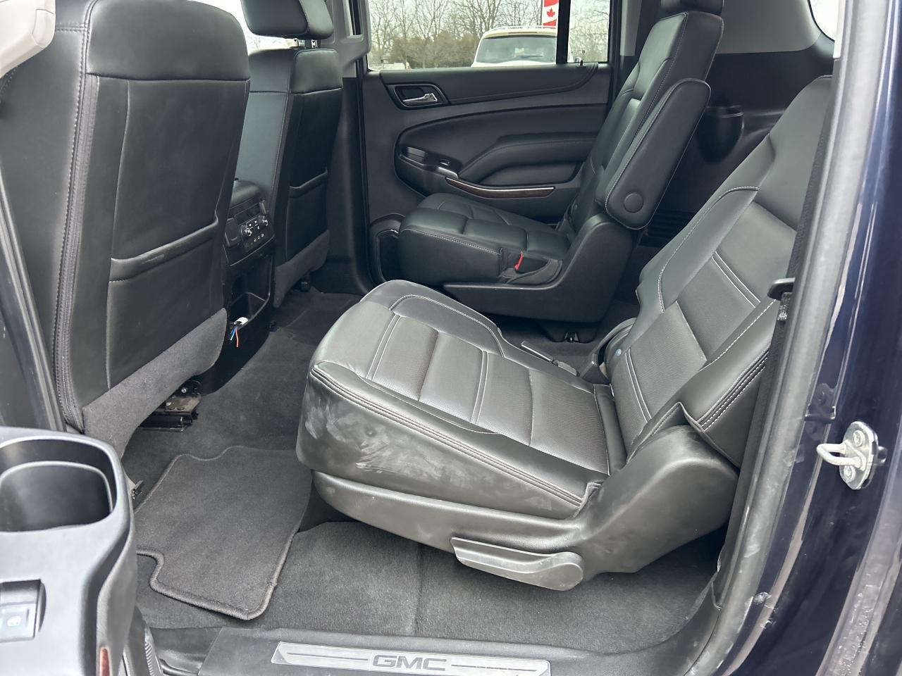 2020 GMC Yukon XL LEATHER, SUNROOF, NAV, DVD, 7 PASS, CLEAN CARFAX! Photo