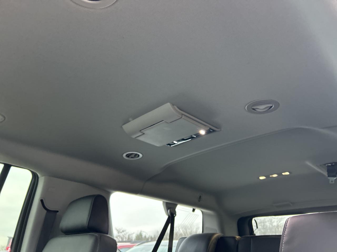 2020 GMC Yukon XL LEATHER, SUNROOF, NAV, DVD, 7 PASS, CLEAN CARFAX! Photo