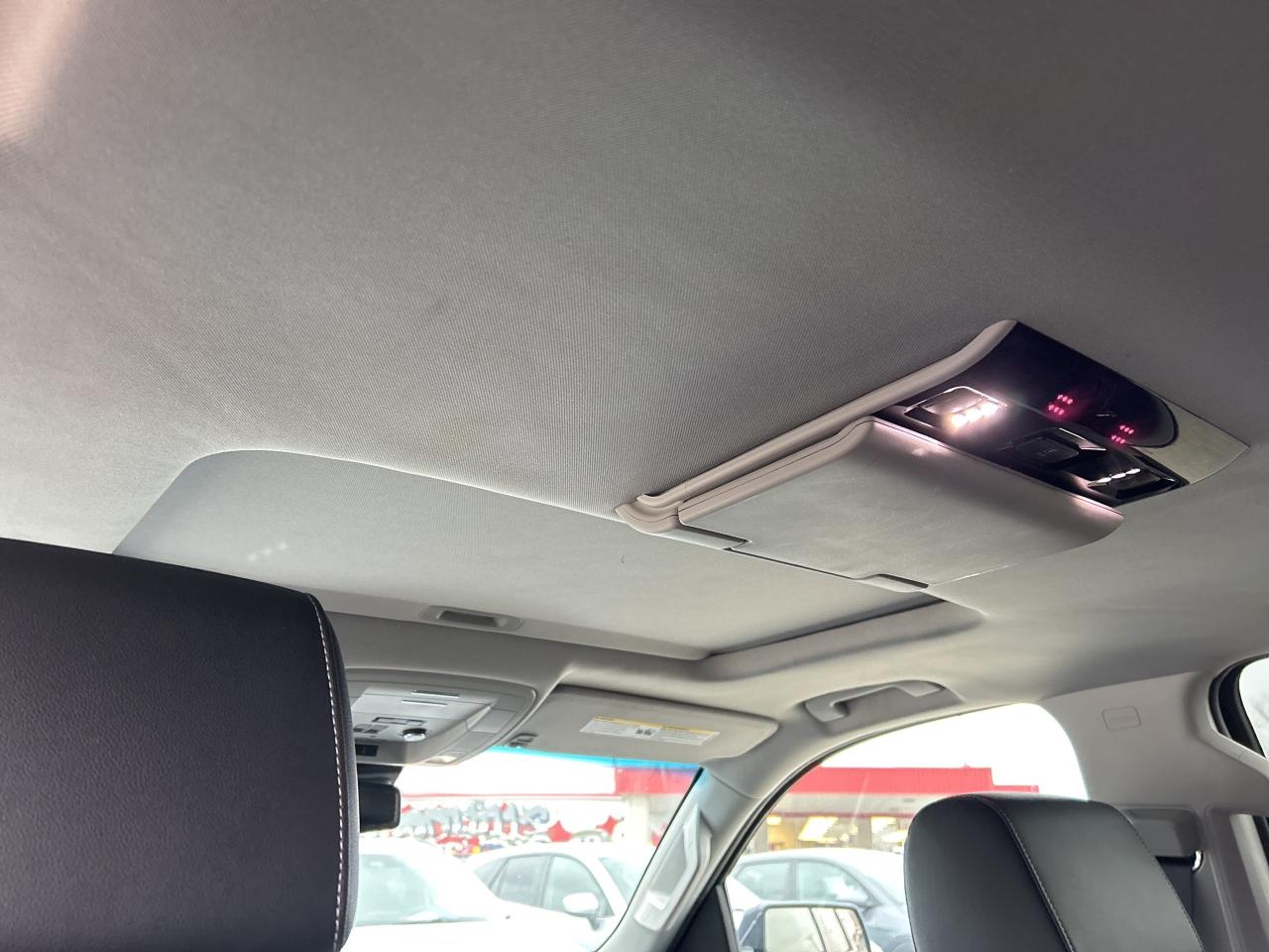 2020 GMC Yukon XL LEATHER, SUNROOF, NAV, DVD, 7 PASS, CLEAN CARFAX! Photo