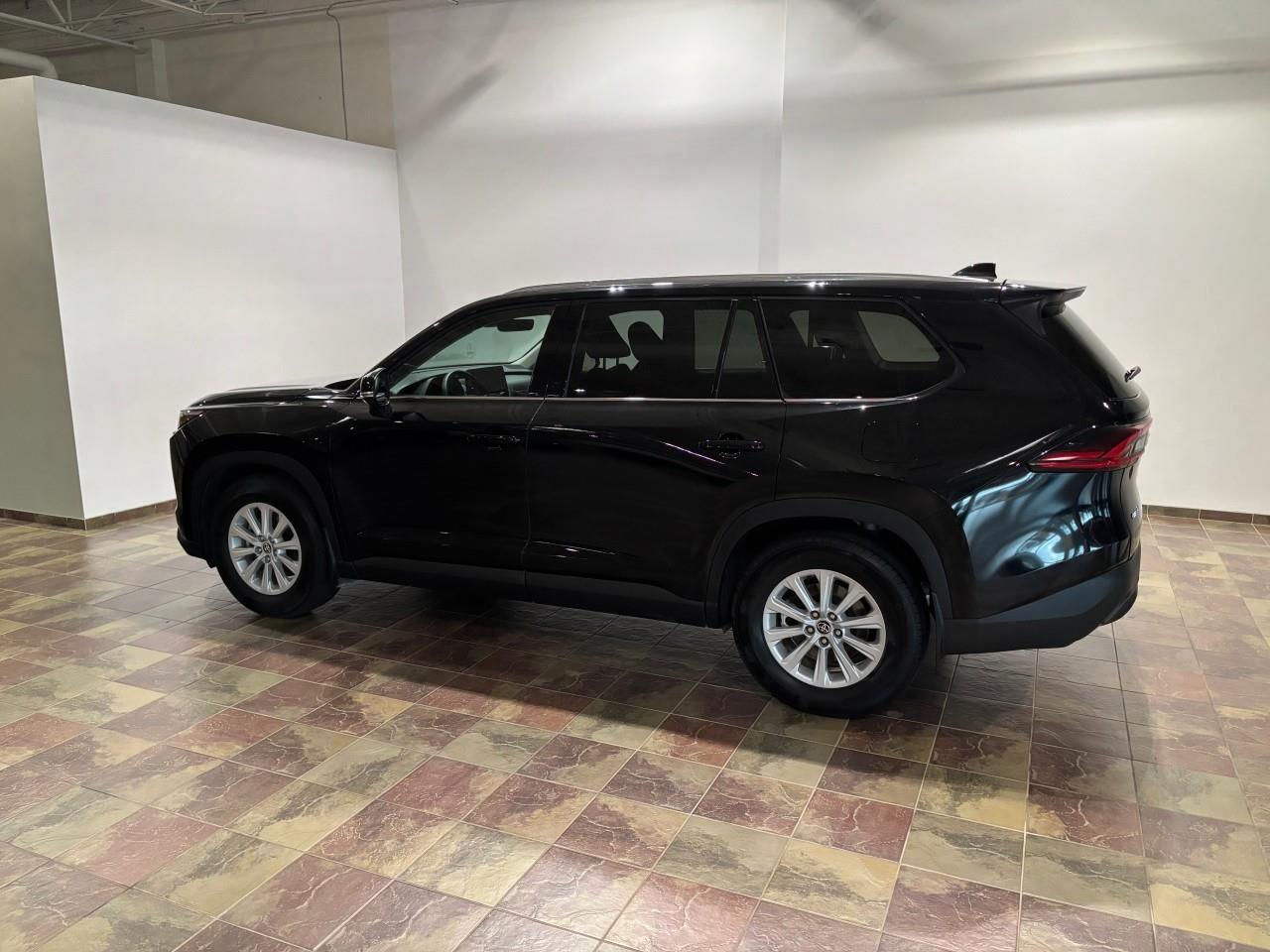 2025 Toyota Grand Highlander XLE Photo4