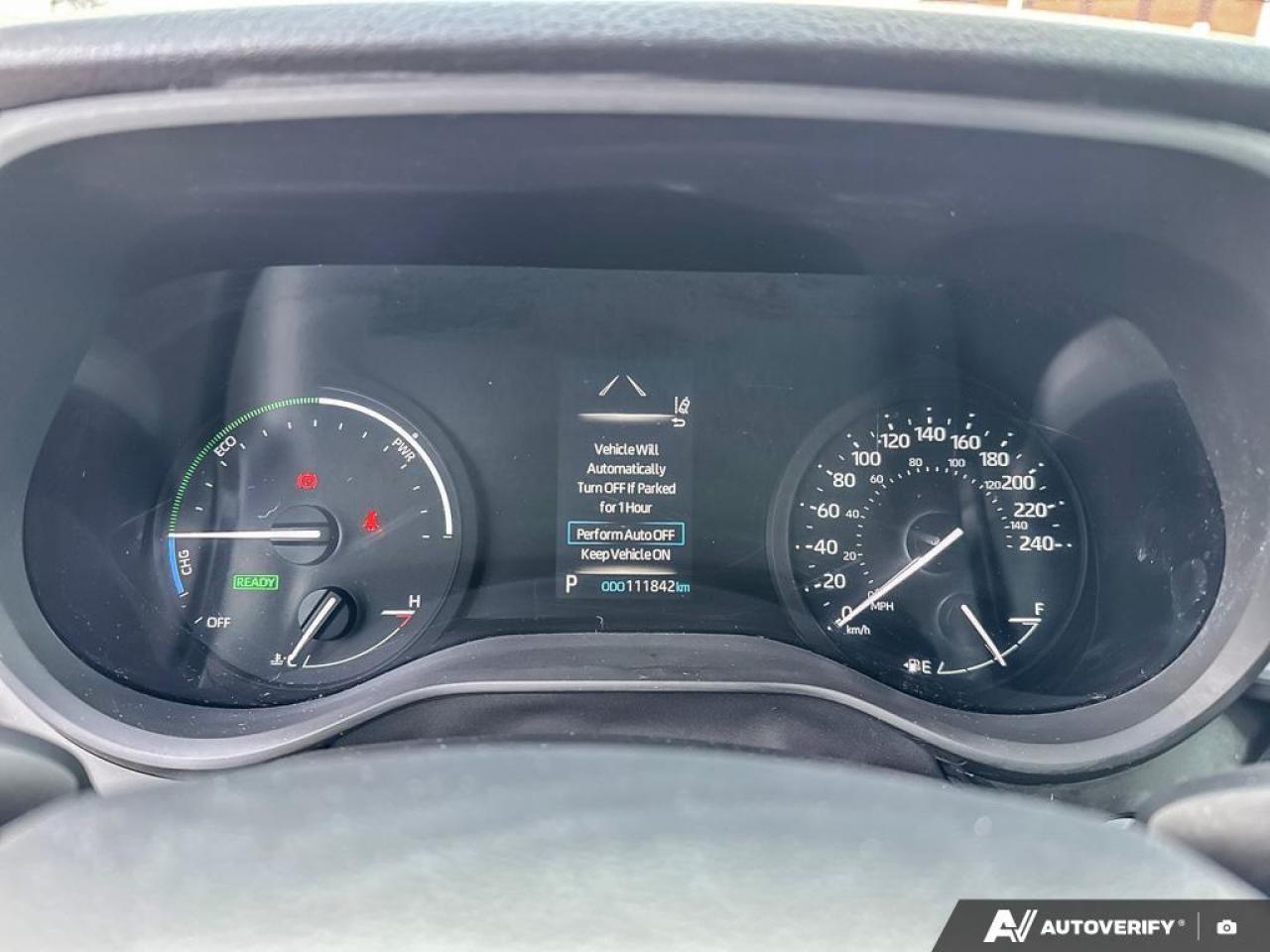 2022 Toyota Sienna LE 8-Passenger AWD   HYBRID   1 OWNR   SNOW TIRES Photo