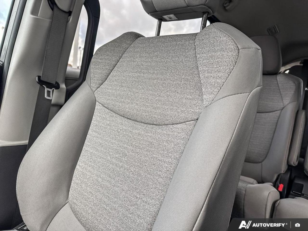 2022 Toyota Sienna LE 8-Passenger AWD   HYBRID   1 OWNR   SNOW TIRES Photo