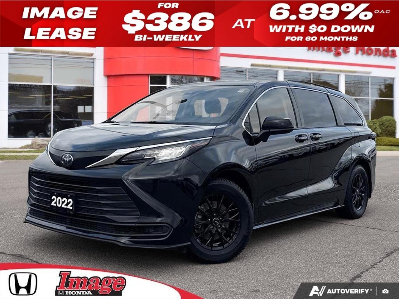 2022 Toyota Sienna LE 8-Passenger AWD   HYBRID   1 OWNR   SNOW TIRES Photo0