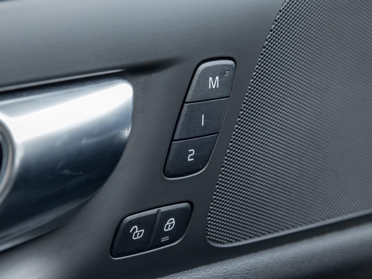 2025 Volvo V60 Cross Country B5 AWD Core  STATION WAGON  VOLVO CPO Photo