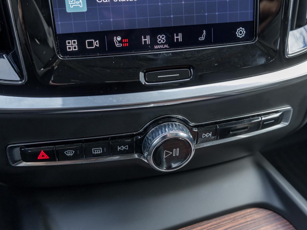 2025 Volvo V60 Cross Country B5 AWD Core  STATION WAGON  VOLVO CPO Photo