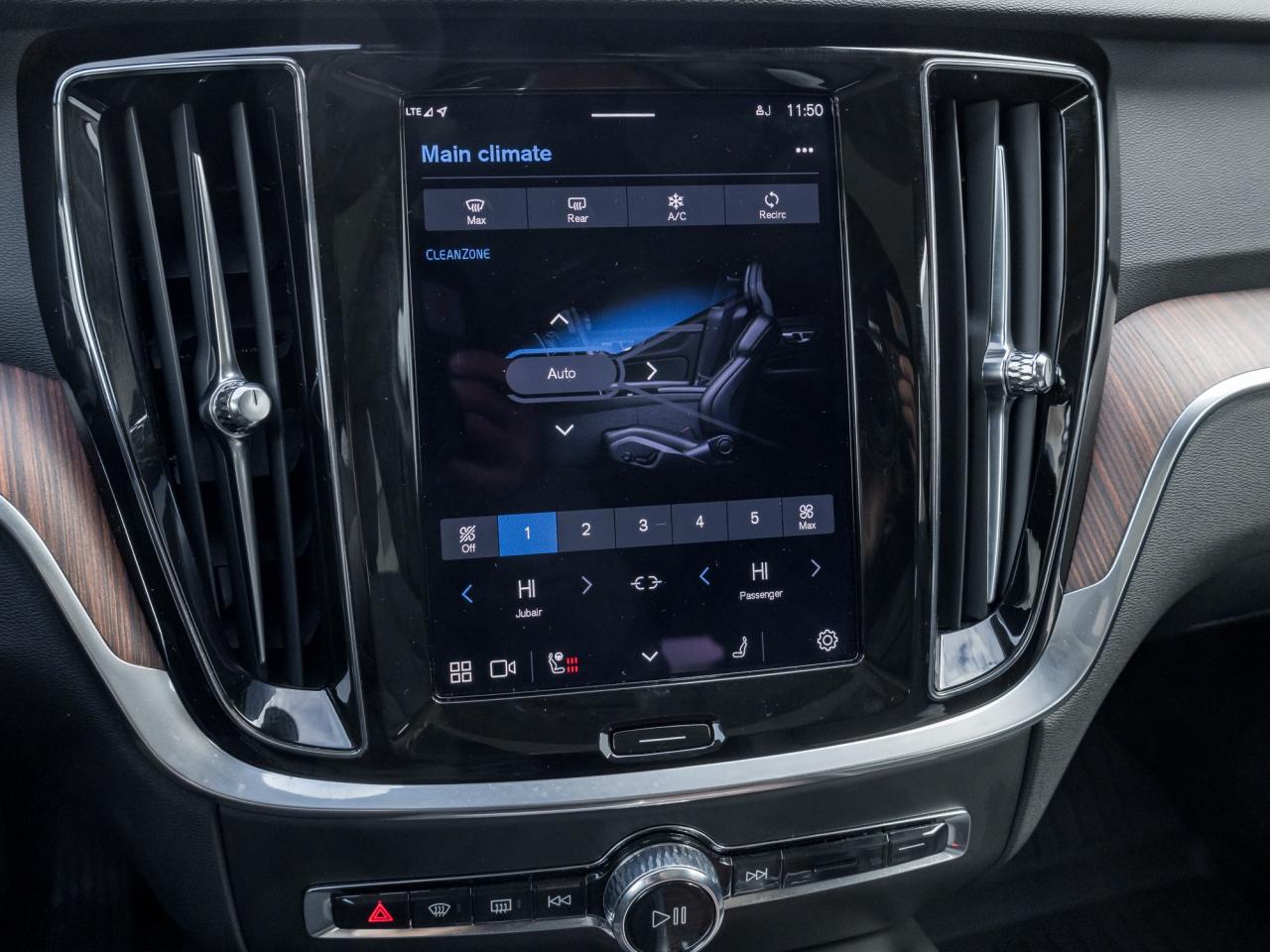 2025 Volvo V60 Cross Country B5 AWD Core  STATION WAGON  VOLVO CPO Photo