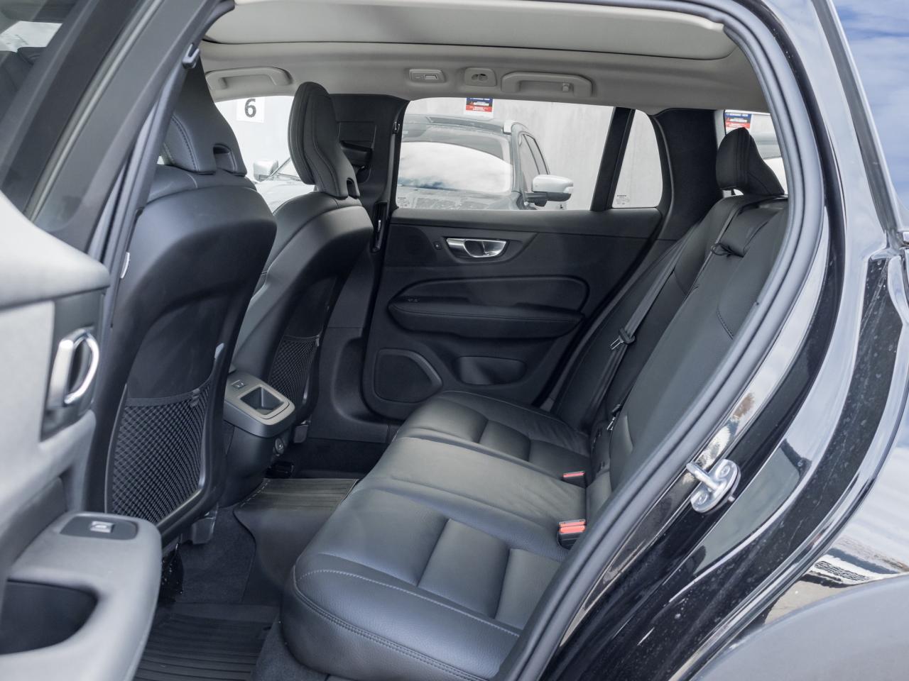 2025 Volvo V60 Cross Country B5 AWD Core  STATION WAGON  VOLVO CPO Photo