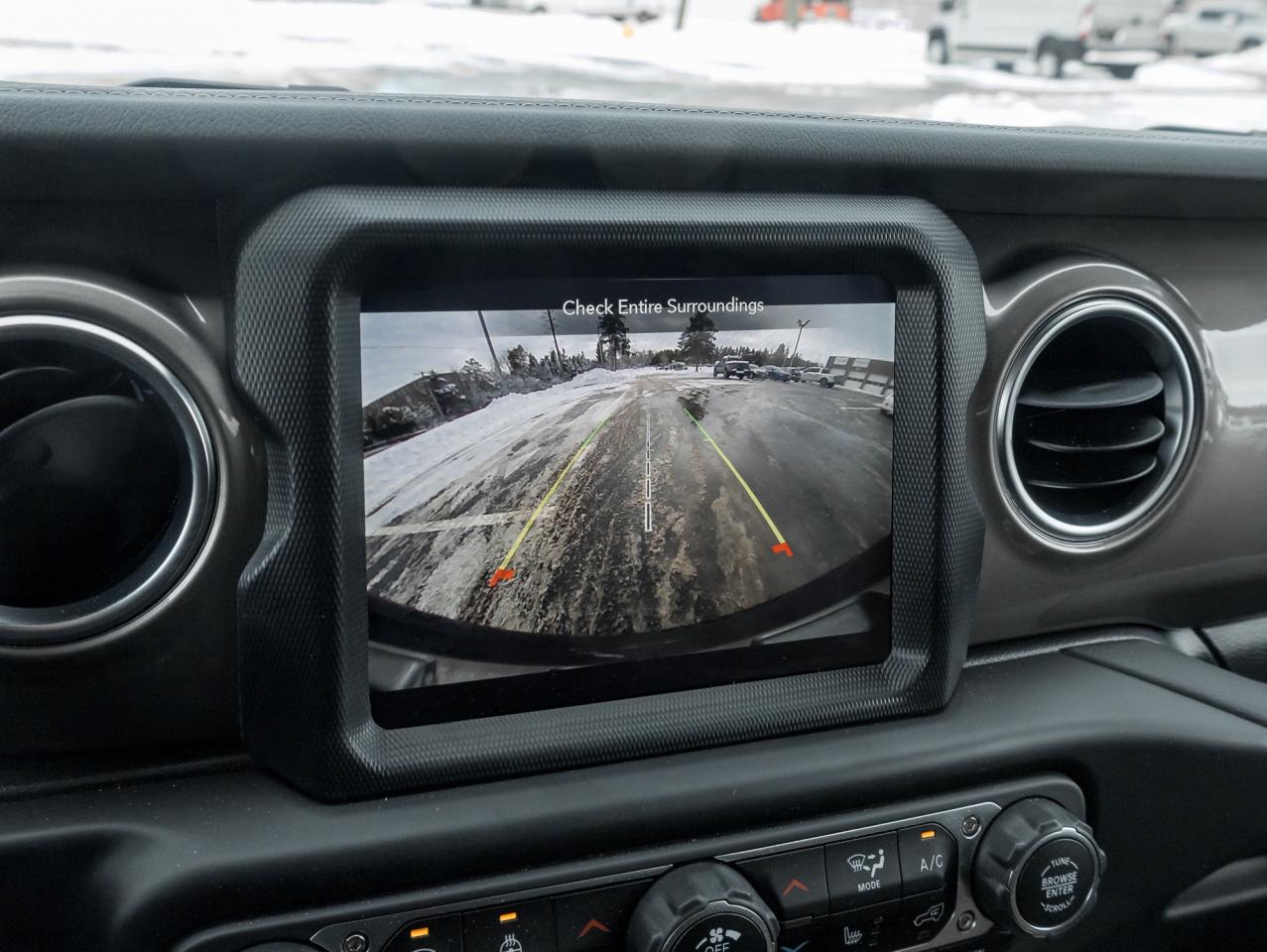 2023 Jeep Wrangler Sahara 4 Door 4x4**3.6 PENTASTAR**COLD WTHR GRP+++ Photo