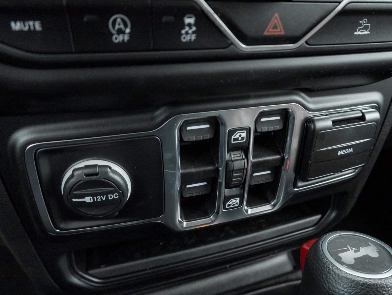 2023 Jeep Wrangler Sahara 4 Door 4x4**3.6 PENTASTAR**COLD WTHR GRP+++ Photo