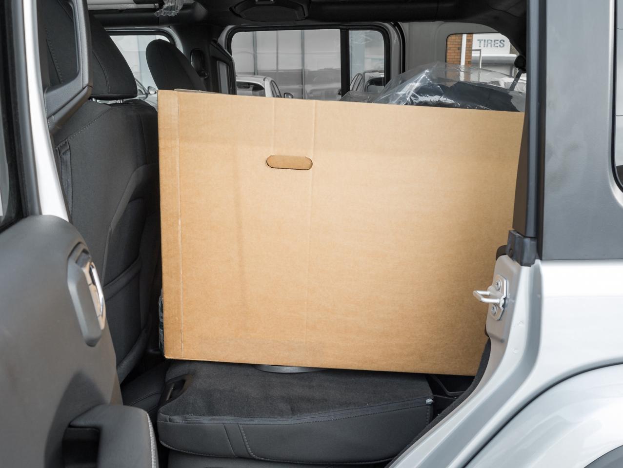 2023 Jeep Wrangler Sahara 4 Door 4x4**3.6 PENTASTAR**COLD WTHR GRP+++ Photo