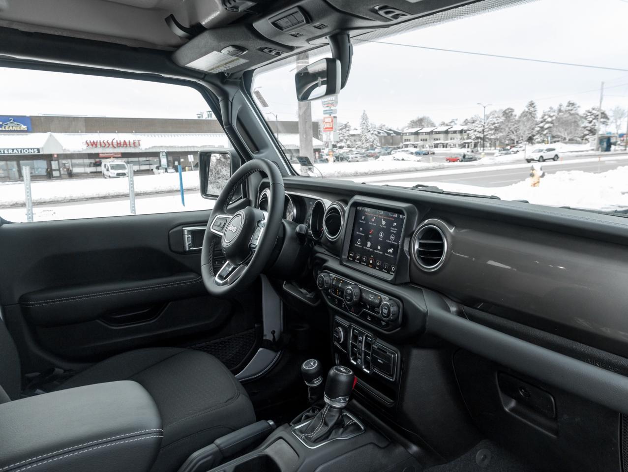 2023 Jeep Wrangler Sahara 4 Door 4x4**3.6 PENTASTAR**COLD WTHR GRP+++ Photo