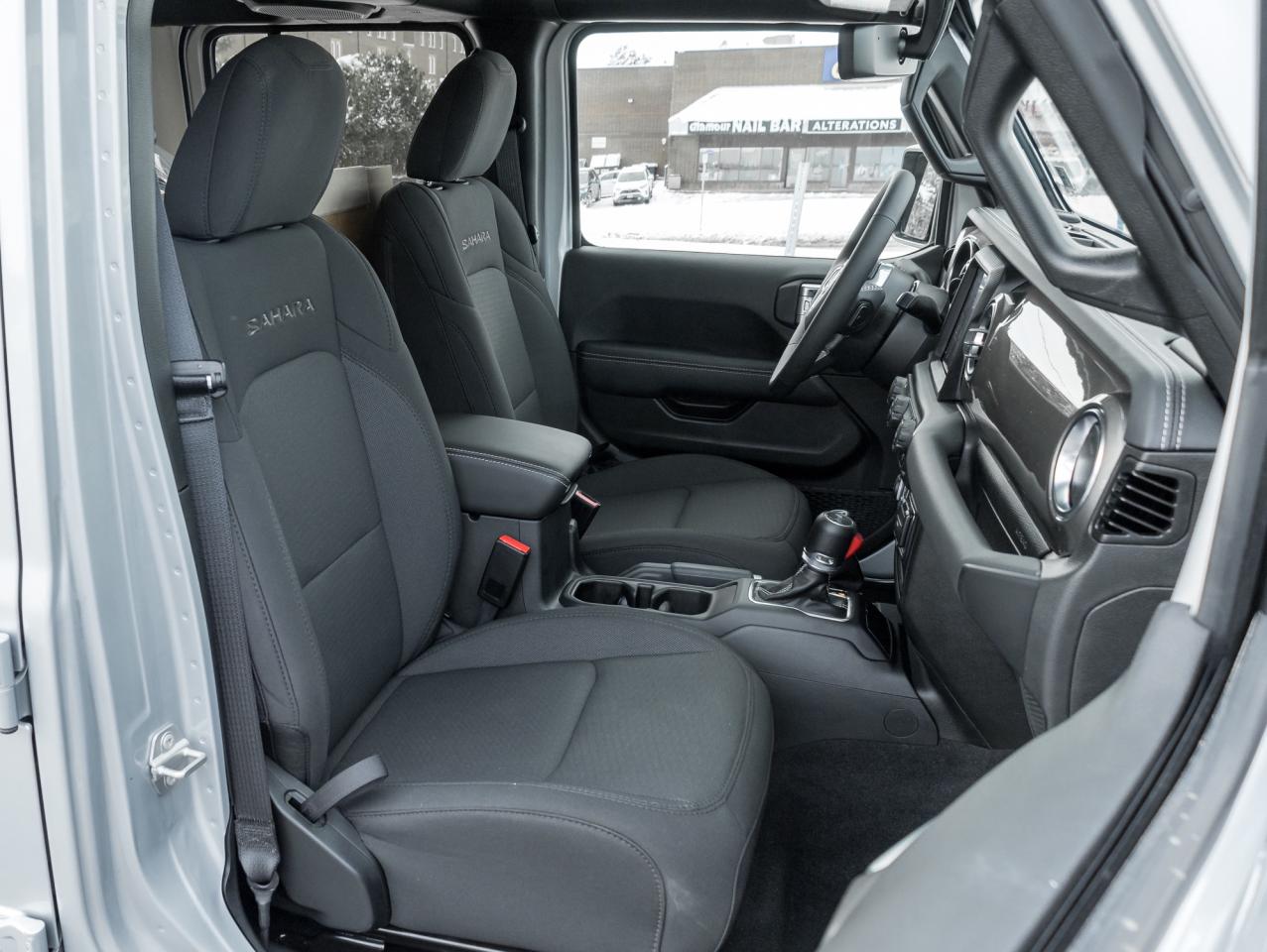 2023 Jeep Wrangler Sahara 4 Door 4x4**3.6 PENTASTAR**COLD WTHR GRP+++ Photo